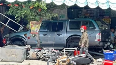 Va chạm liên hoàn, 2 người thương vong, 8 xe máy bị hư hỏng
