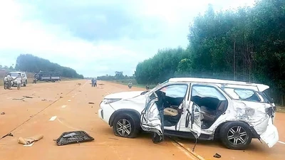 Xe tải đối đầu ô tô con tại Gia Lai: 4 người thương vong