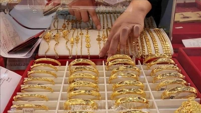 Giá vàng ngày 19/6: Vàng thế giới giảm sâu, vàng SJC 