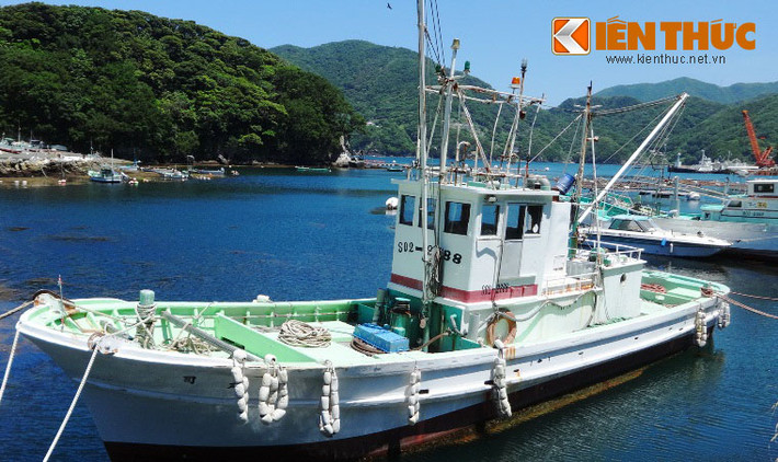 Việc CTCP Đức Khải đầu tư hơn 1500 tỷ đồng trang bị tàu "khủng", máy bay trực thăng, ụ nổi...với hàng ngàn lao động ra vùng biển Hoàng Sa cùng ngư dân đánh bắt cá đã khiến dư luận phấn khởi, ủng hộ...Ngoài việc tạo việc làm cho ngư dân có thu nhập ổn định, còn góp phần thúc đẩy phát triển kinh tế biển, kinh tế đất nước và bảo vệ chủ quyền biển đảo của Tổ quốc.