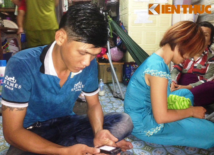 Anh Nguyễn Tất Thắng, anh ruột chị Ngân đã làm xong mọi thủ tục và tối 2/12, anh lên máy bay sang Hàn Quốc đưa thi thể em gái về đất mẹ.