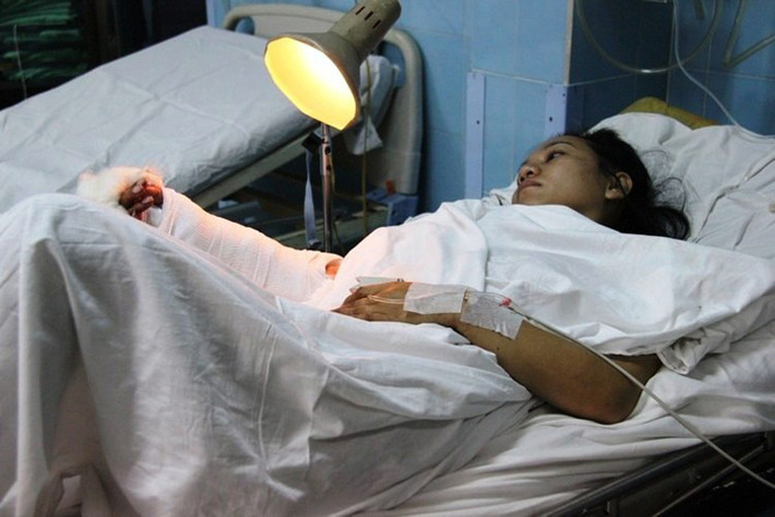 Trong số những vụ án do Trúc và đồng bọn gây ra, vụ chém chị Nguyễn Thị Ngọc Thúy (37 tuổi, ngụ quận 2) tại khu vực cầu Phú Mỹ để cướp xe SH làm nạn nhân trọng thương khiến dư luận vô cùng hoang man, chấn động.