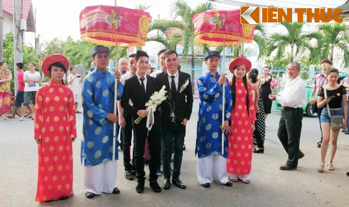 ...để chính thức tổ chức lễ cưới tại nhà hàng ở thành phố Mỹ Tho vào chiều 7/5.
