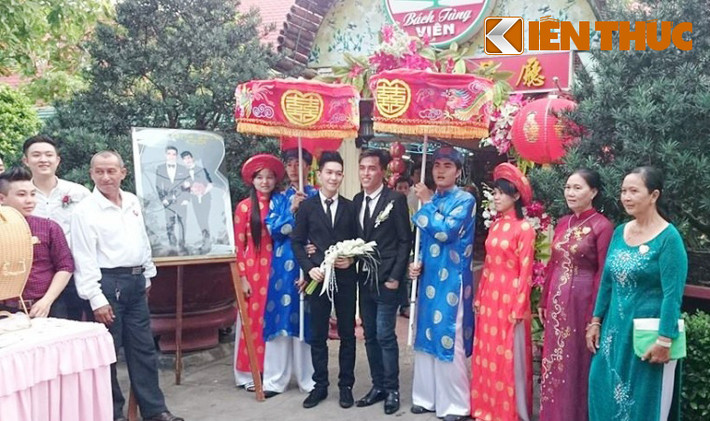 Cha mẹ 2 bên "trai, gái" rất vui vì thấy con của mình đã tìm được bến bờ hạnh phúc dù có trái với quy luật tự nhiên.