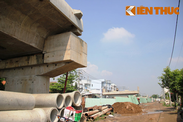 Trao đổi với PV Kiến Thức, ông Trần Văn Sáng, chủ tịch UBND xã Hiệp Phước cho biết: "Các hộ dân đã khiếu nại giá đền bù đến Thanh tra thành phố cũng như khiếu nại quyết định đền bù của UBND huyện đến tòa án. Tuy nhiên, dù sau đó Tòa án nhân dân huyện Nhà Bè đã xử và kết luận việc áp giá đền bù được duyệt là hoàn toàn đúng nhưng các hộ dân này vẫn tiếp tục khiếu nại lên TAND TP HCM".