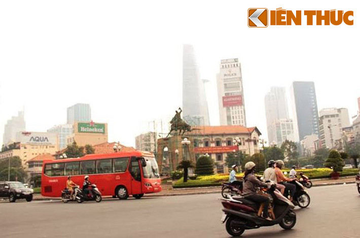 Nhiều người dân Sài Gòn khá quen thuộc với biểu tượng của TP HCM, vòng xoay Quách Thị Trang, tượng đài Trần Nguyên Hãn cảm thấy luyến tiếc...