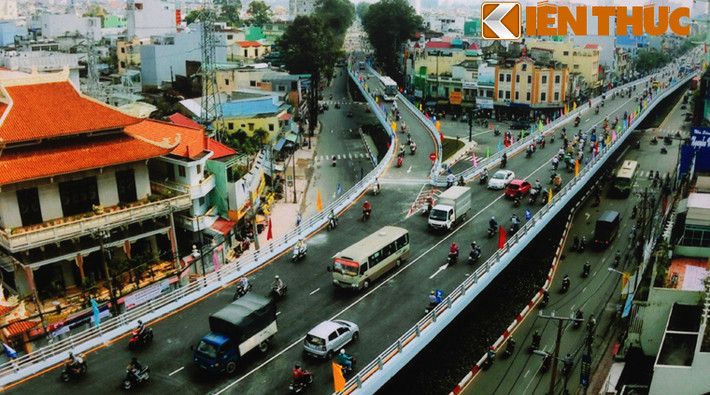 Nhiều cây cầu vượt bằng thép cũng đã được chính quyền TP HCM xây dựng nhằm giảm ùn tắc giao thông và đem lại hiệu quả cao. Ảnh: Cao Thăng