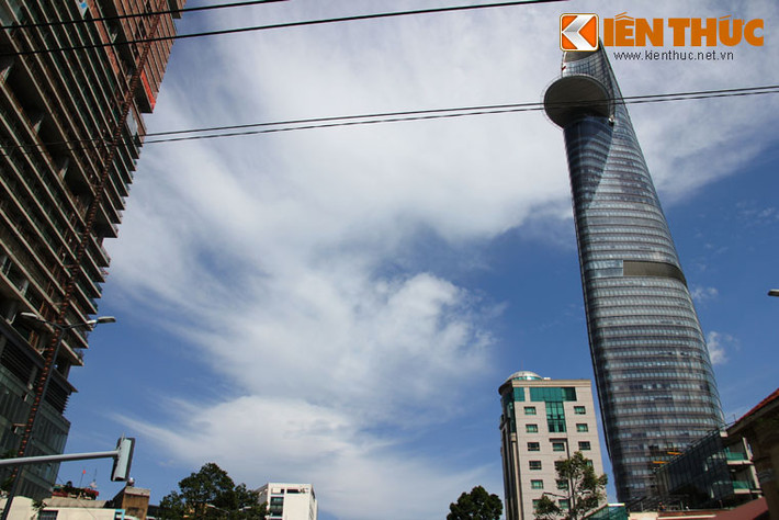 Đường hoa Hàm Nghi hứa hẹn sẽ tạo những dấu ấn đặc sắc khi trên con đường này có nhiều công trình mang dấu ấn thành phố mà điển hình là tòa nhà Bitexco...