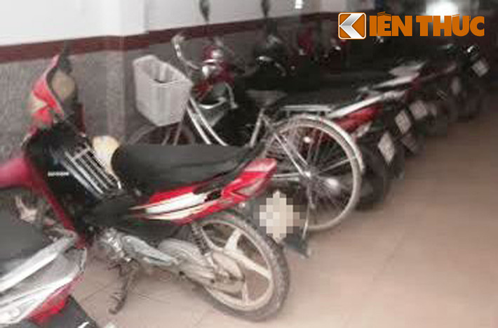 Giữa trưa, ngay trong ngày, giờ làm việc nhưng đa số nhà nghỉ, khách sạn ở phường Bình An chật kín xe của khách đến thuê phòng.