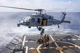 Ngoài lệnh phong tỏa, Mỹ truy lùng các tàu Iran trên khắp các đại dương