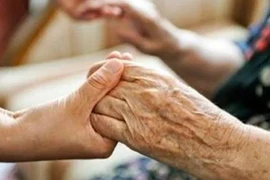 Mâm cao cỗ đầy không bằng dưỡng sức cho cha mẹ già đón Tết vui