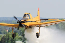 Cạn kiệt khí tài, Ukraine gắn tên lửa lên máy bay phun thuốc sâu đối phó UAV