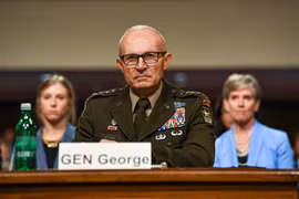 Chiến sự Trung Đông ngày 03/4, tướng Lục quân Mỹ mất chức