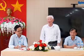 Nguyên thư ký Thủ tướng Phạm Văn Đồng về thăm quê hương Mộ Đức