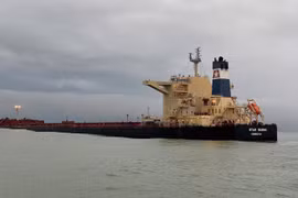 Khẩn trương ứng phó nguy cơ tràn dầu tại Dung Quất