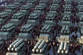 Triều Tiên công bố pháo phản lực phóng loạt có thể mang đầu đạn hạt nhân