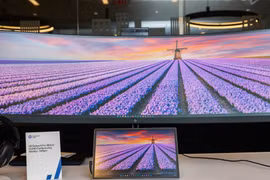 HP ra mắt màn hình siêu rộng, hệt như 2 màn hình 27inch ghép lại