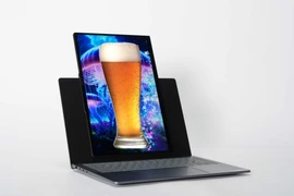 Lenovo giới thiệu laptop Project Pivo màn hình xoay tách độc đáo