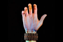 Vòng đeo tay điều khiển máy tính ảo diệu đến từ Meta