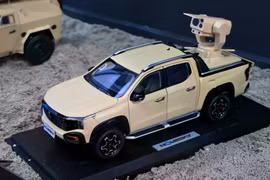 Trung Quốc khoe vũ khí laser di động trên xe bán tải 