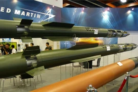 Buộc đồng minh tự mua vũ khí, Mỹ có ngay hợp đồng sản xuất 2.000 tên lửa