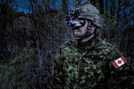 Canada dừng mua kính nhìn đêm của Mỹ do nghi thao túng thầu