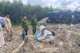 Trạm bê tông ở Quảng Ngãi đổ hơn 700 tấn chất thải trái phép ra môi trường