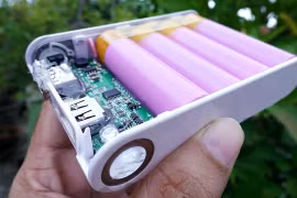 Tràn lan sạc dự phòng giá rẻ… 