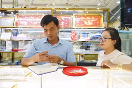 Xử phạt 03 cơ sở kinh doanh vàng không đủ hàm lượng