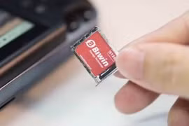 Ổ SSD siêu bé chỉ bằng thẻ sim, tháo lắp bằng đơn giản