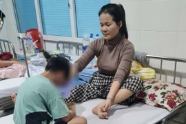 Số ca cấp cứu nghi ngộ độc bánh mì tăng, Sở Y tế Quảng Ngãi chỉ đạo khẩn