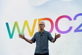 Nhà thiết kế giao diện "trong veo" của Apple bị sa thải?