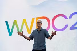 Nhà thiết kế giao diện "trong veo" của Apple bị sa thải?