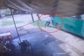 Cố ngăn xe buýt, phụ xe ở Quảng Ngãi bị cán tử vong 