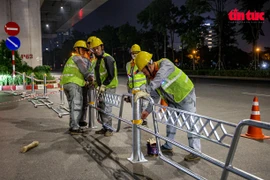 Hà Nội xuyên đêm phân làn cứng tách riêng ô tô - xe máy