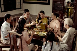 Bảy lời dặn quý giá ông bà luôn nói trong mỗi bữa cơm