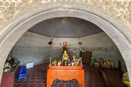 Ngắm ngôi đền độc đáo dựng từ hàng vạn chai nhựa