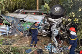 Tai nạn thảm khốc trên quốc lộ 14C ở Quảng Ngãi, 2 người tử vong