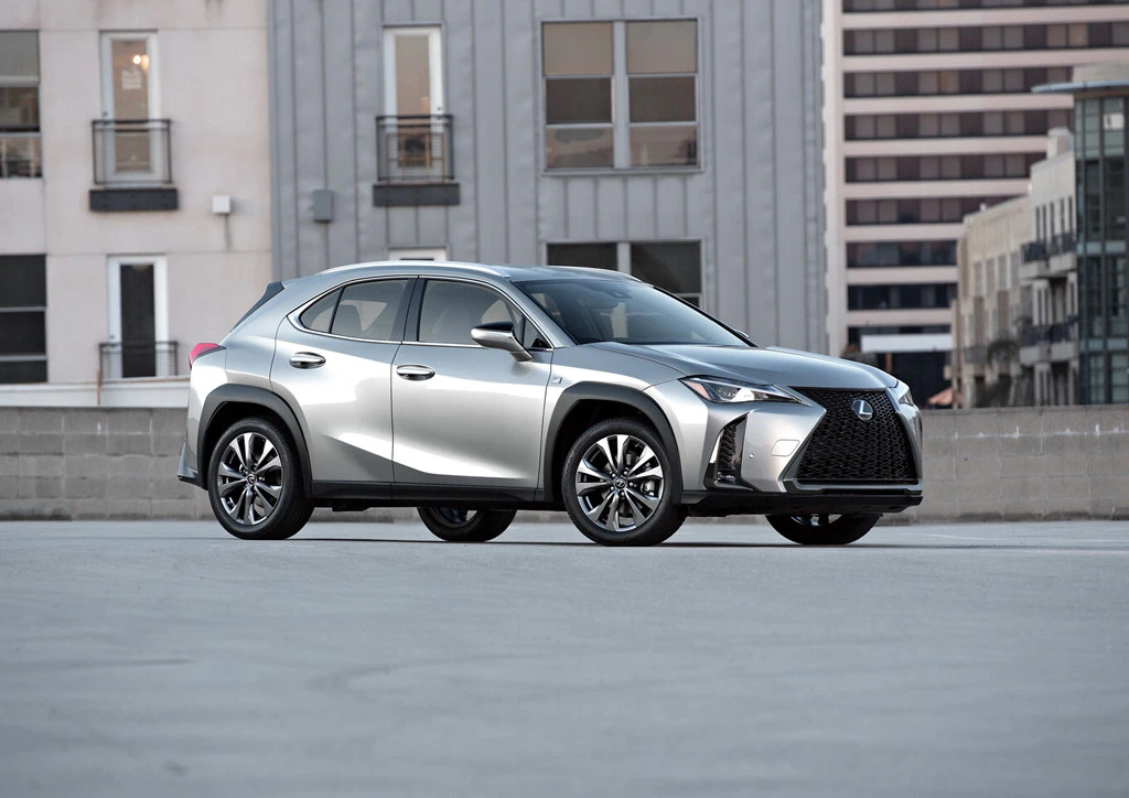 Lexus UX 2019 ra mắt, đối đầu BMX X2, Audi Q3