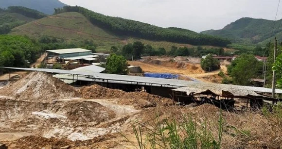 Hình ảnh điêu tàn ở thủ phủ vàng Bồng Miêu