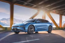 Zeekr 001 - ôtô điện sạc nhanh nhất thế giới - chỉ 7 phút đạt 80% pin