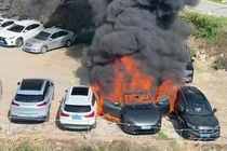 Xe điện Avatr 06 mới mua hơn 1 tháng của Trung Quốc bất ngờ bốc cháy