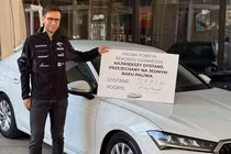 Xe sedan Skoda lập kỷ lục chạy 2.831 km chỉ với một bình dầu