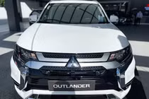 Mitsubishi Outlander "bị lạc" phiếu xuất xưởng tại Việt Nam