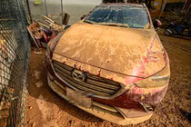 "Choáng" với phí sửa chữa ôtô ngập nước lên đến gần 540 triệu đồng