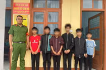 Xác minh 6 thiếu niên ném đá xe trên cao tốc, 4 ô tô hư hỏng