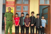 Xác minh 6 thiếu niên ném đá xe trên cao tốc, 4 ô tô hư hỏng