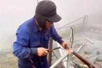 Quảng Ninh gia cố khu vực nguy hiểm trên chùa Đồng Yên Tử trước mùa lễ hội