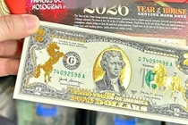 Tiền lì xì in hình ngựa 'phủ sóng' thị trường Tết Bính Ngọ 2026 
