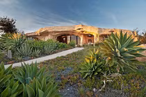 Top 10 ngôi nhà độc đáo nhất thế giới